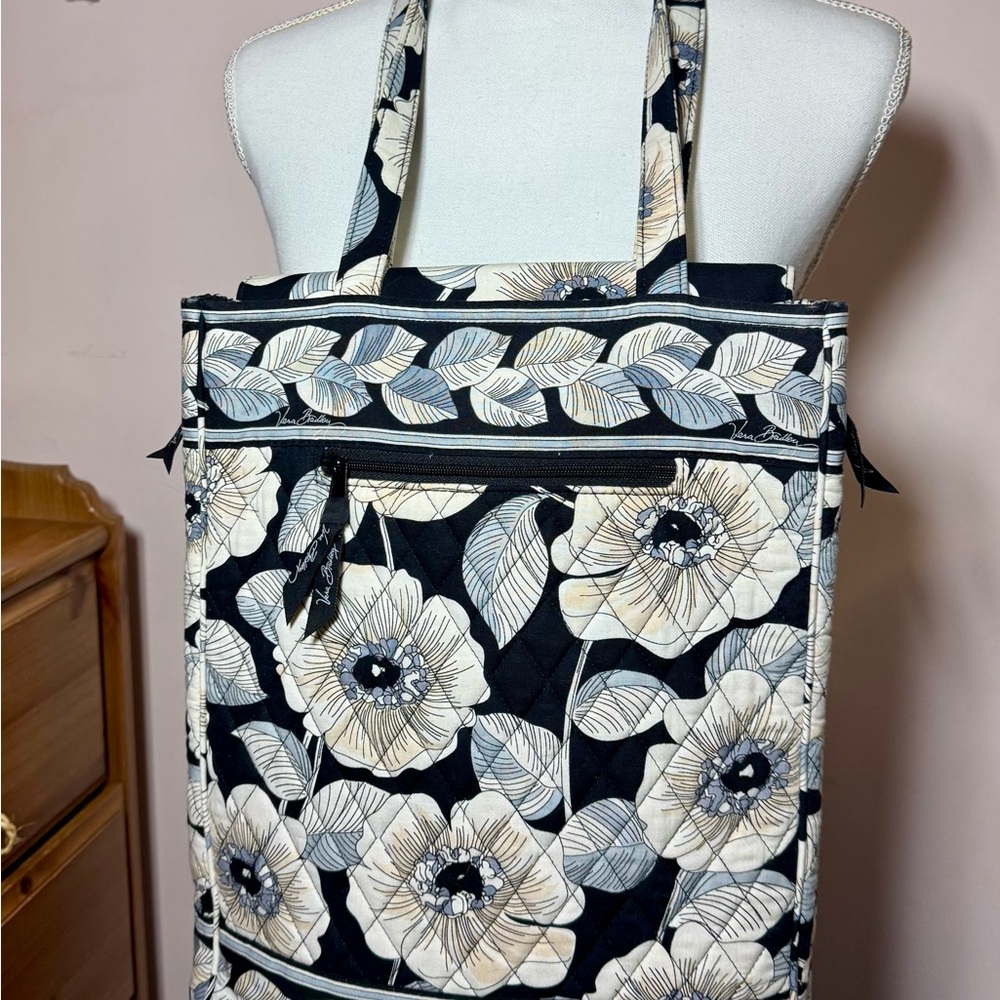Vera Bradley Camelia pattern laptop tote